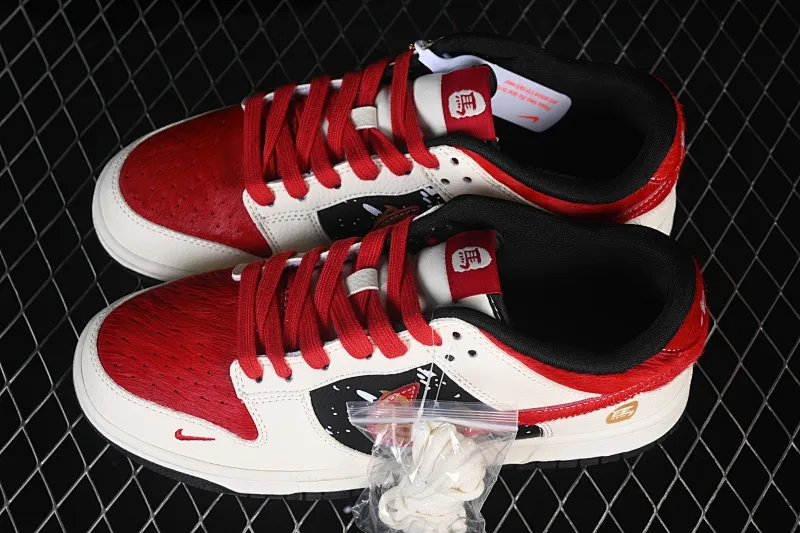 All Categories Nk SB Dunk Series Nk SB Dunk Low High-end Customized Low-top Shoes Nike SB Dunk Low Year of the Horse Co-branded Platinum Red Horse Hair High-end Customized Low-top Casual Skateboard Shoes DS6608-019